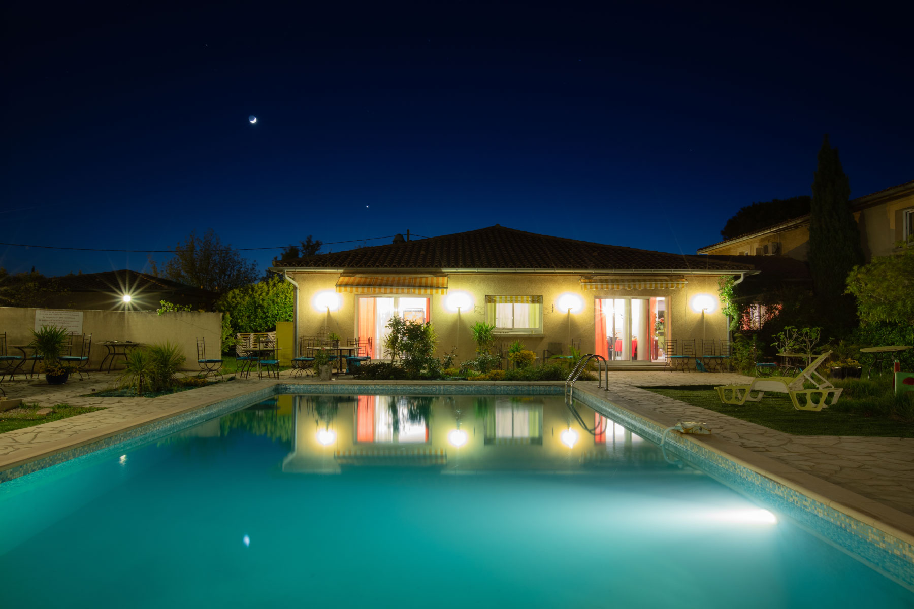 hotel-gentilhommiere-carcassonne-nuit-piscine-big